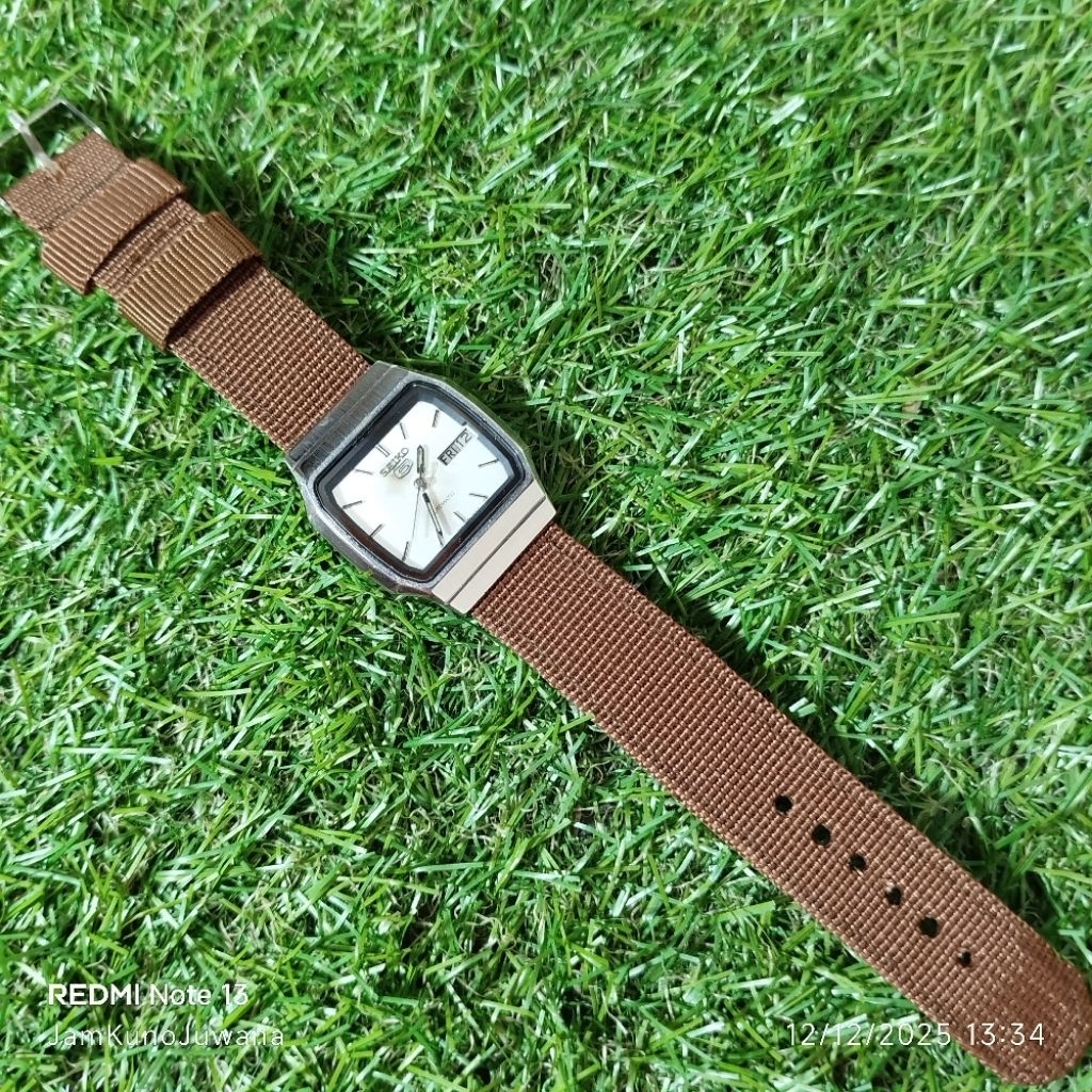 jam tangan pria SEIKO 5 AUTOMATIC 7009 TV shape (minus)
