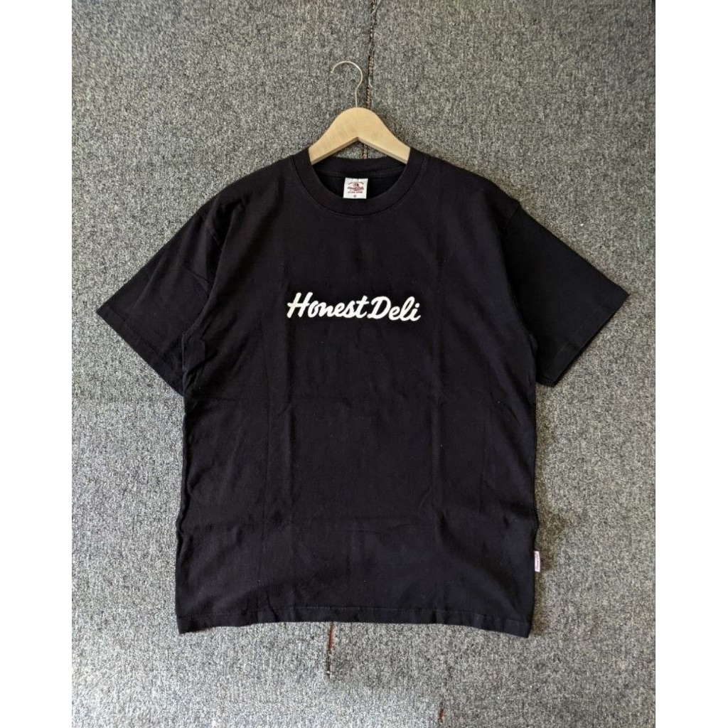 t-shirt gu x studio seven