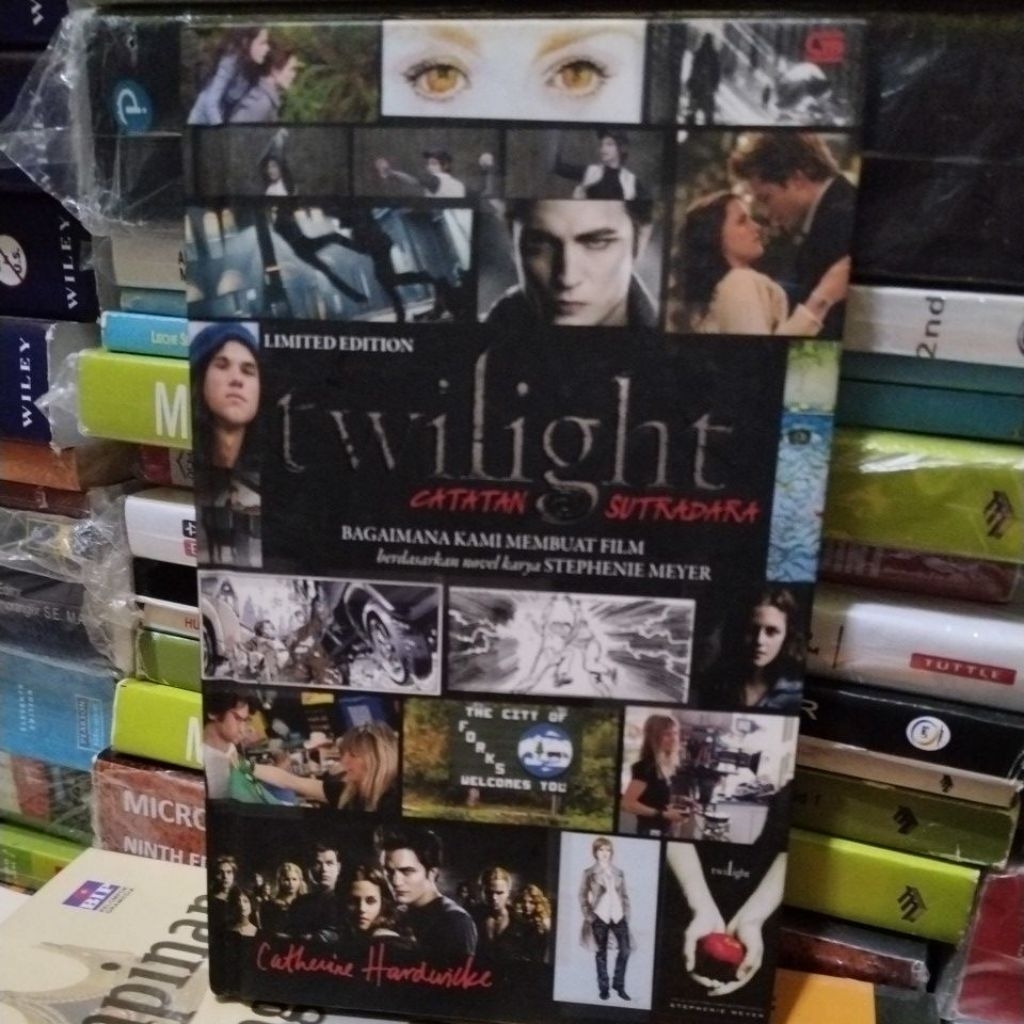 TWILIGHT • Hardcover & Original Preloved