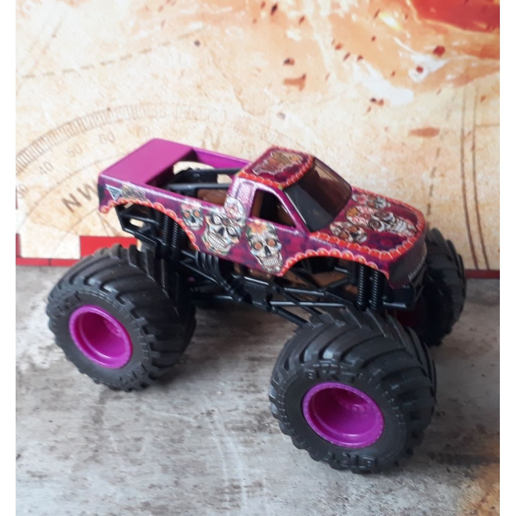 Spin Master Monster Jam Calavera Loose