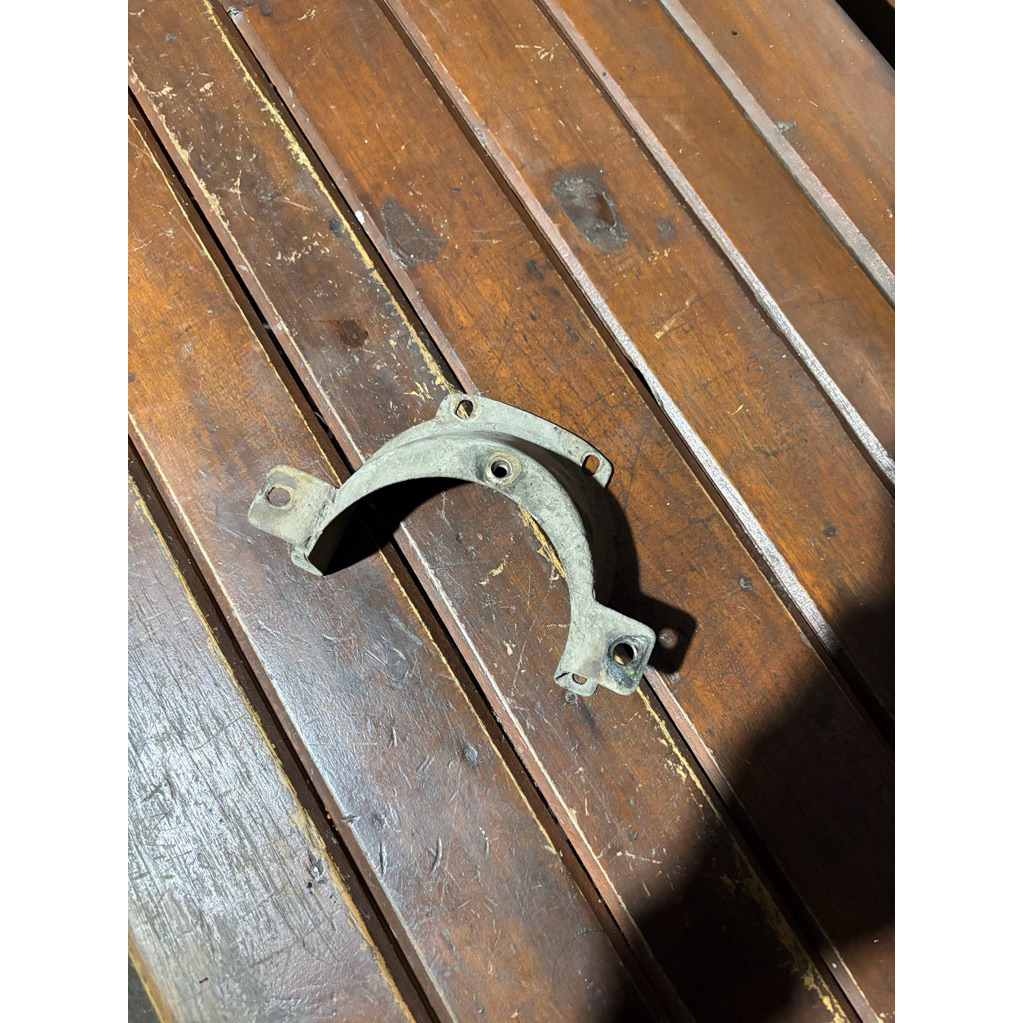 breket slebor belakang kawasaki Kaze