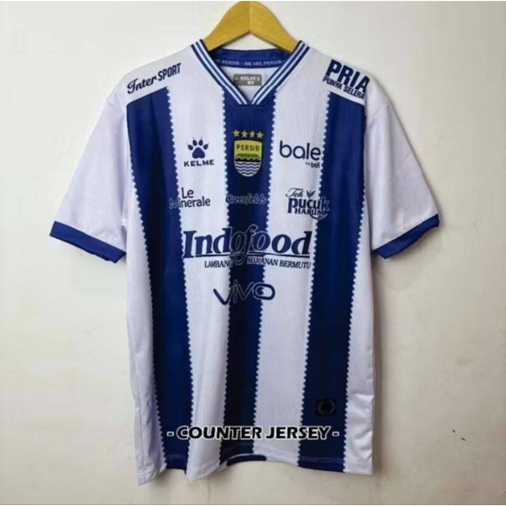 Jersey Persib terbaru 2025 dengan desain terbaru biru putih,logo timbul terbuat dari bahan premium (