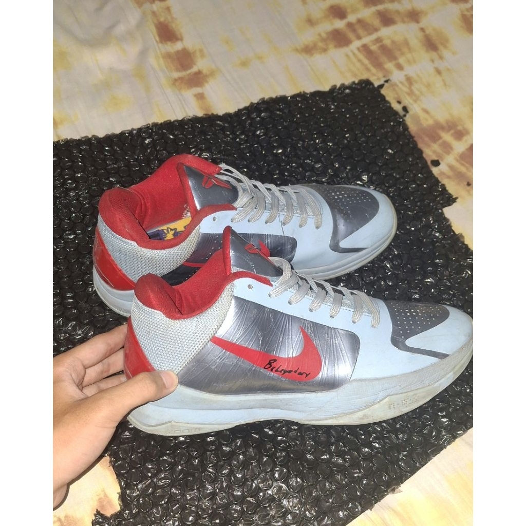 Sepatu Basket Kobe 5 Protro