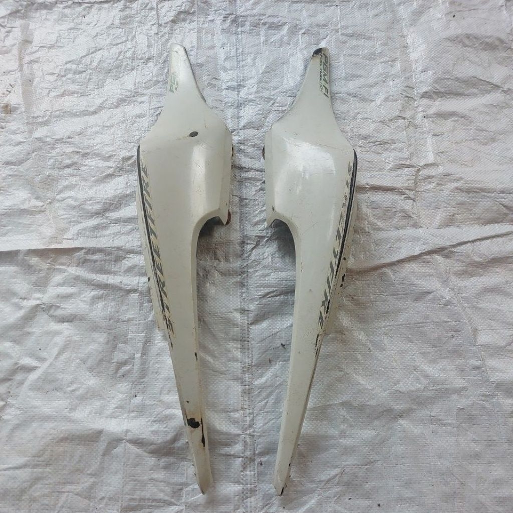 Cover Body Belakang Samping Set Kanan Kiri Tail 2nd Ori Cb 150r Old K15
