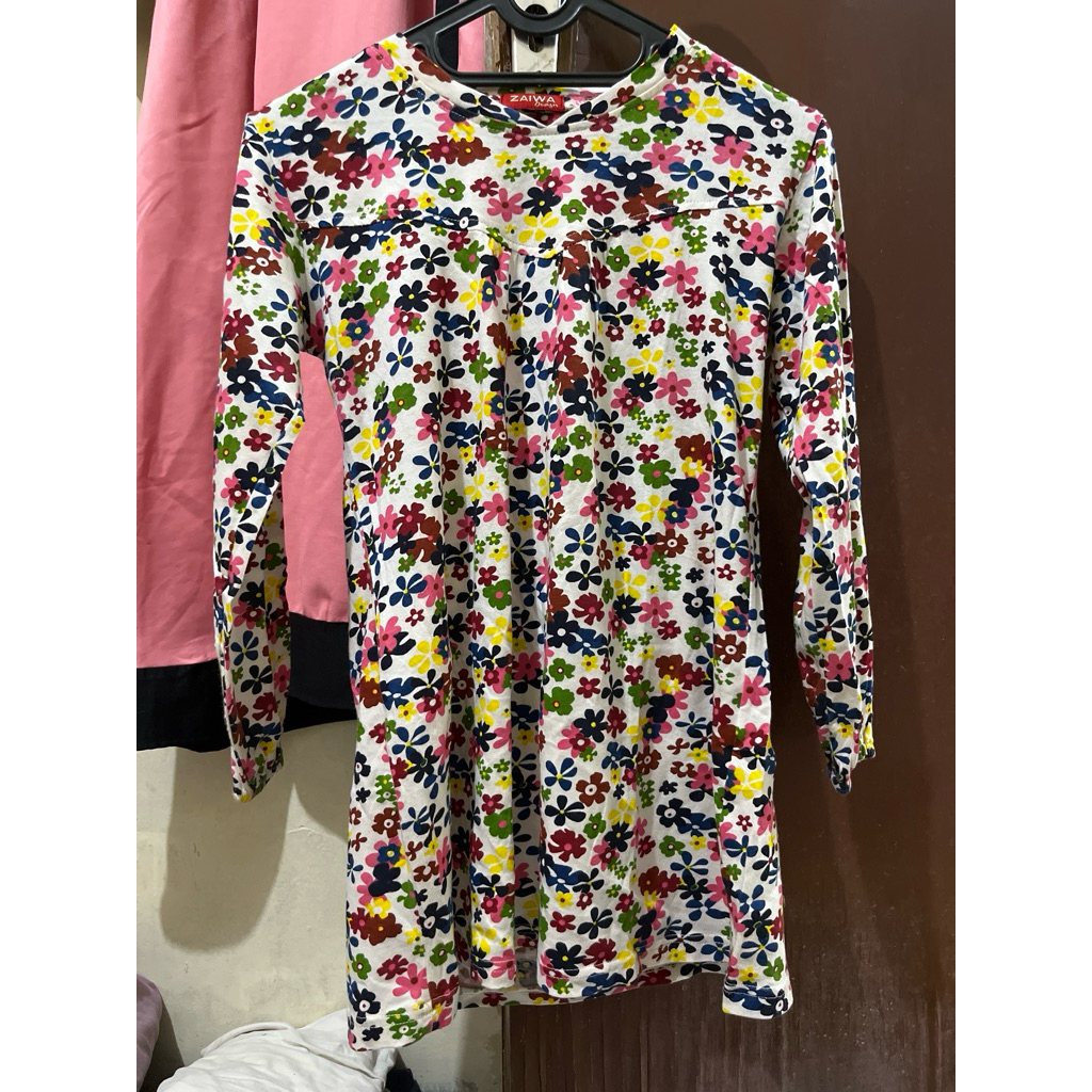 kaos lengan panjang bunga bunga