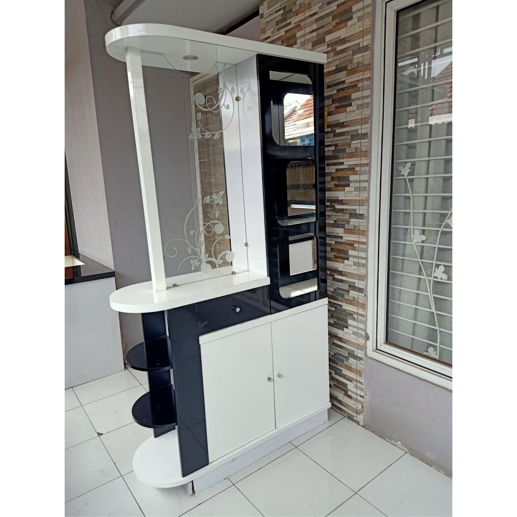 LEMARI SEKAT/ LEMARI PEMBATAS RUANGAN 2 SISI