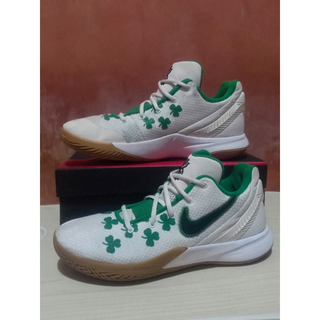 sepatu basket/volli second size 44
