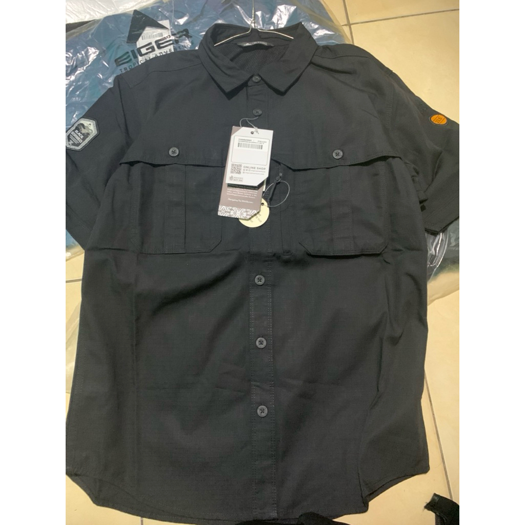 Kemeja Black Borneo size M