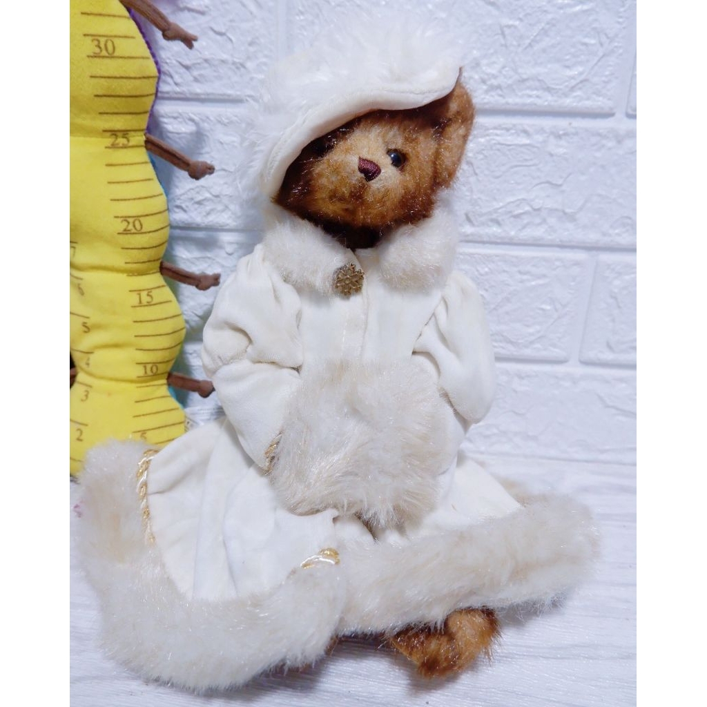 Boneka Bearington Victoria Bear 14" plush white coat hat muff
