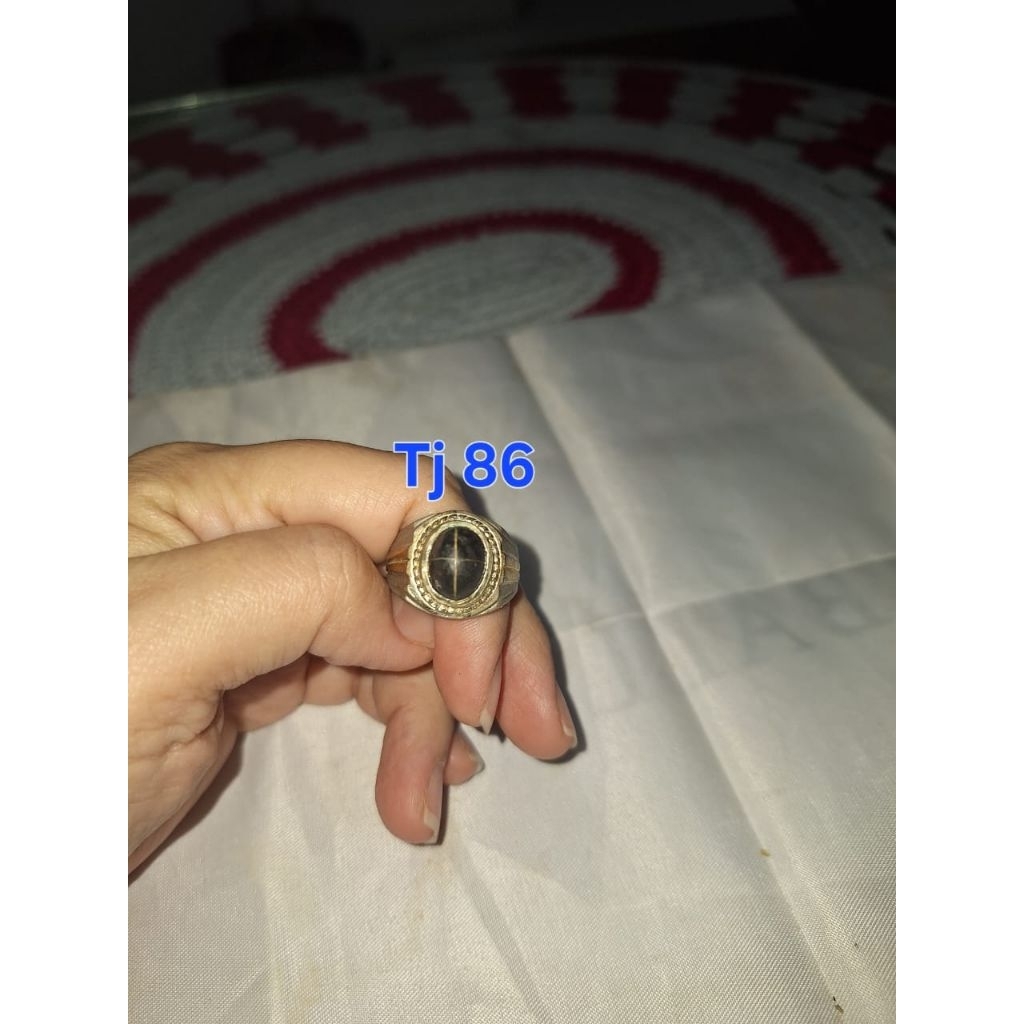 Batu cincin tapak jalak Hitam garis perak 
Tj 86 Ring perak alpaca 
Barang dijamin natural 
Limited 