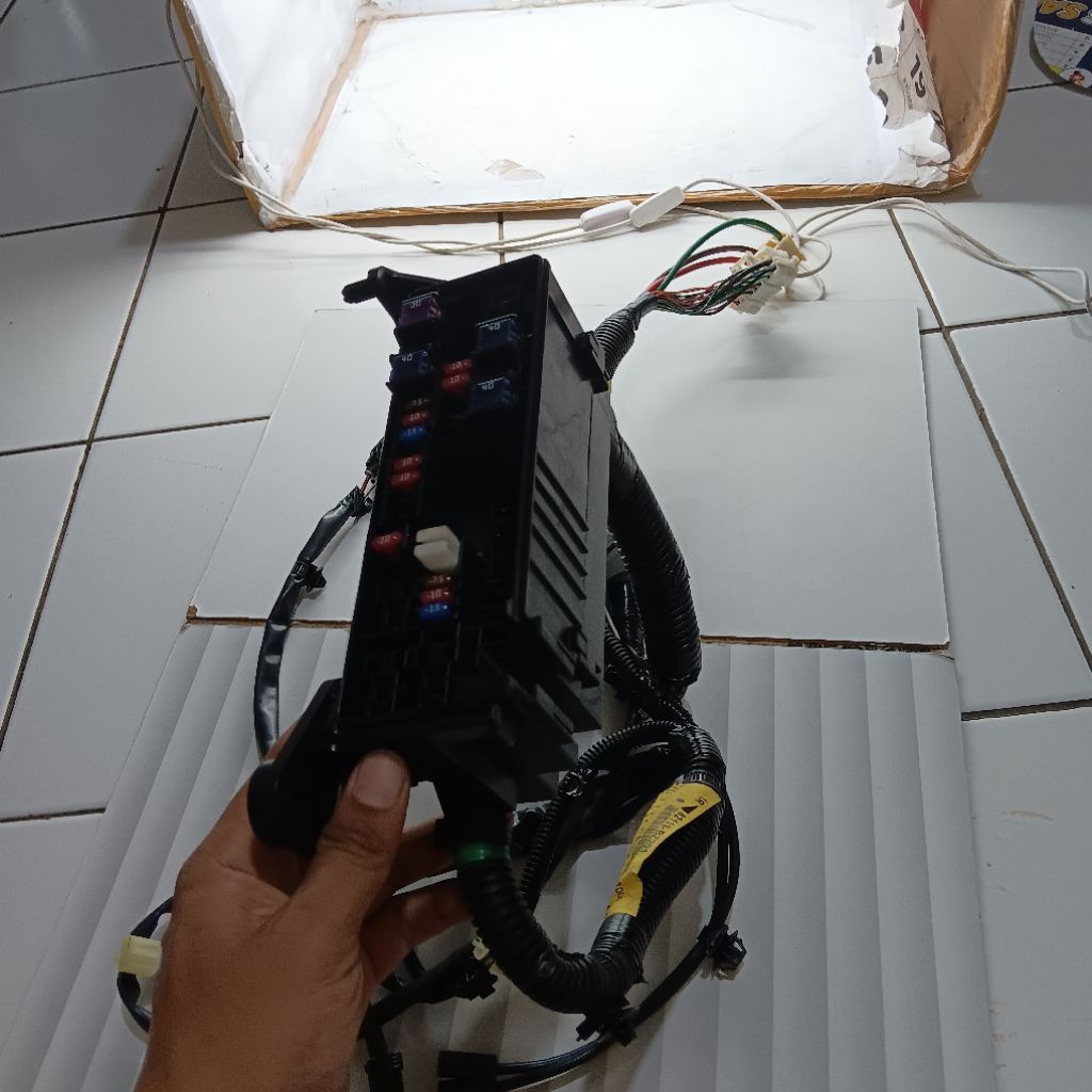 Ori Set Kabel Fuse Box Sekring Avanza 1,500cc Tahun 2010 Sampai 2011 No Part 82111-bz201 & 82111-bz2