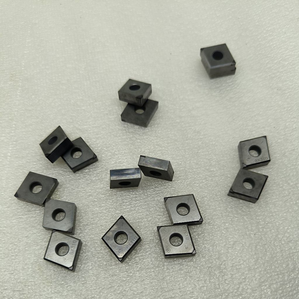 Insert Bubut CBN CNMG120408 / Insert Diamond CBN CNGA120408 bekas mulus