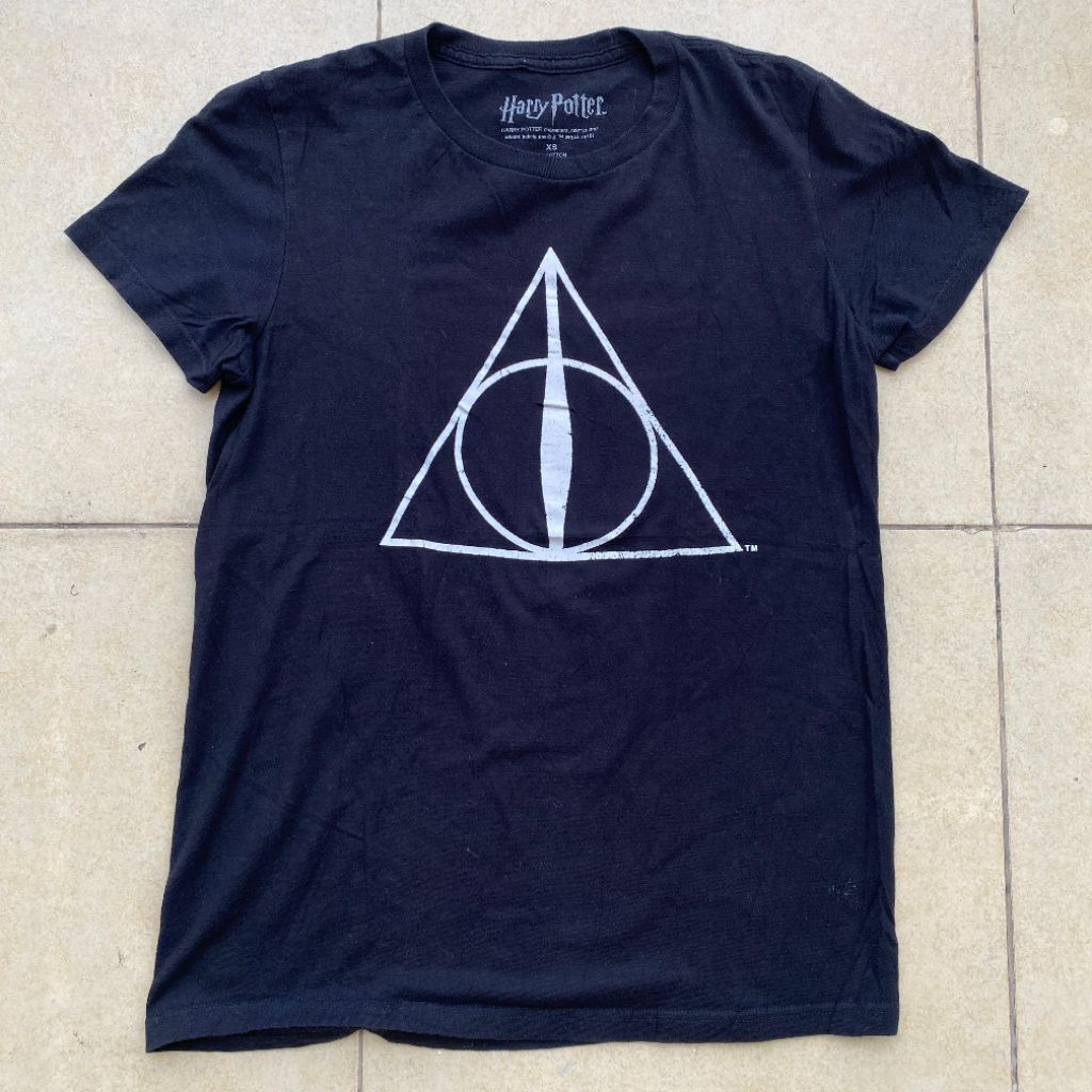 Kaos Harry Potter and the deathly hallows original second Bekas murah. Jual kaos Harry Potter origin