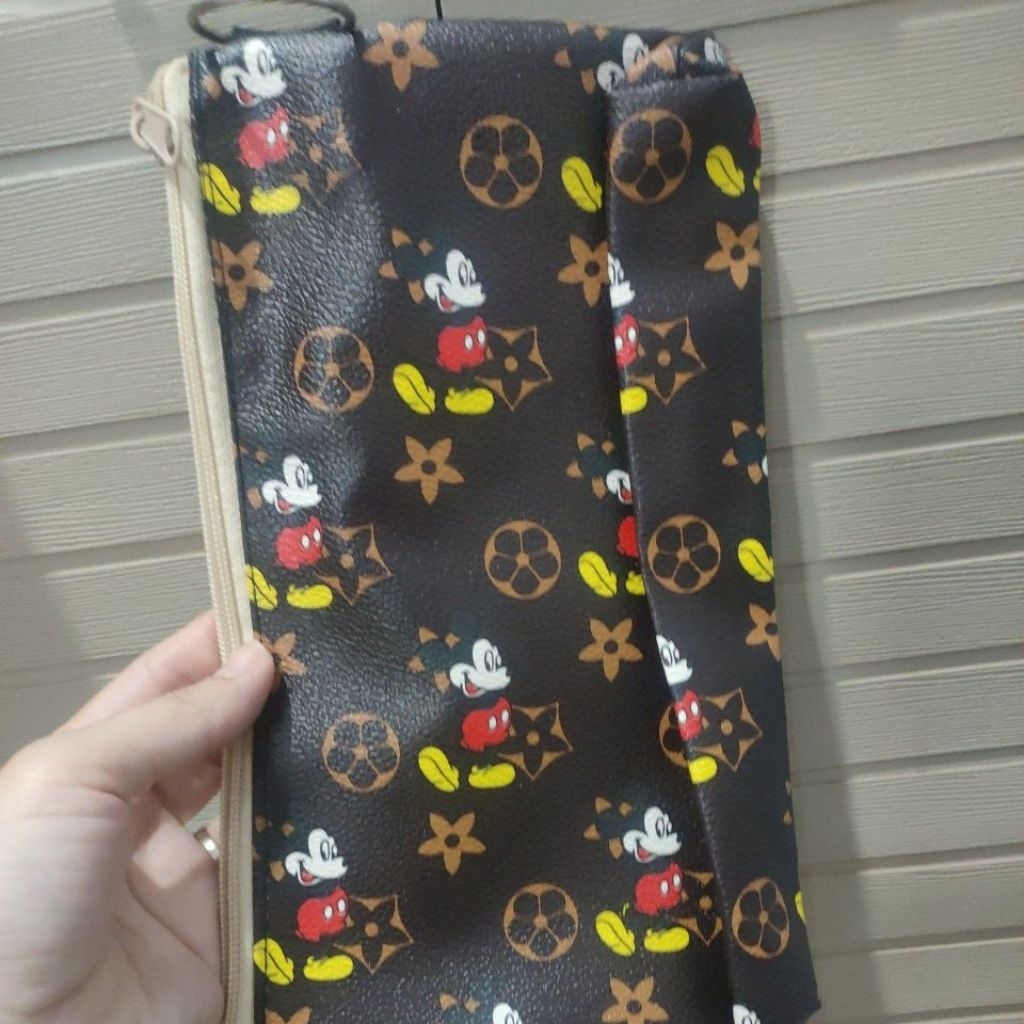 pouch boneka