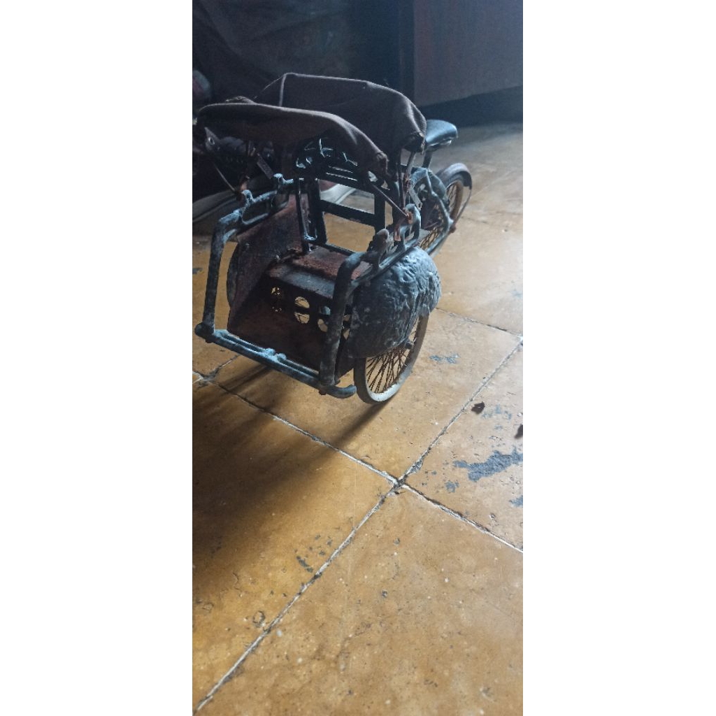 becak mainan