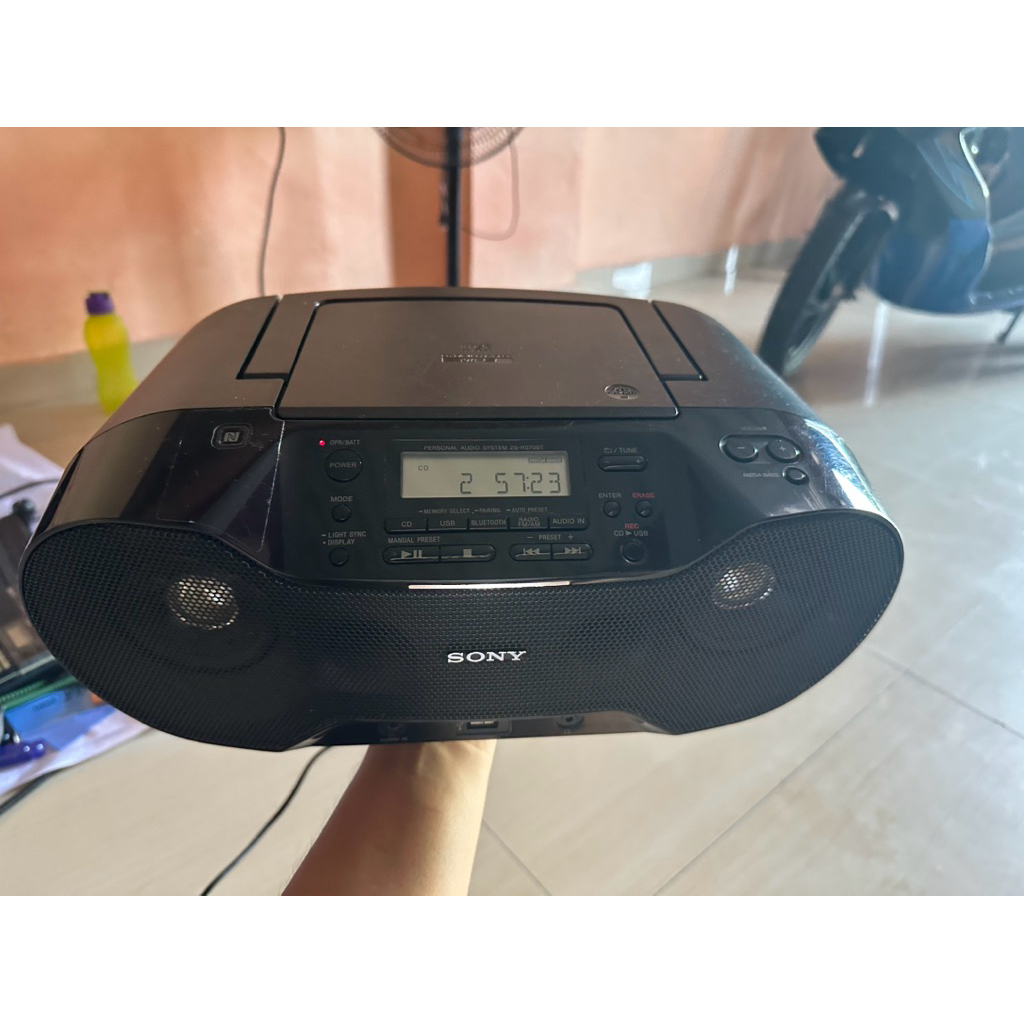 Radio Sony ZS-RS70BT RS70BT Boombox CD MP3 FM radio 2x2.3W USB Bluetooth original vintage Langka