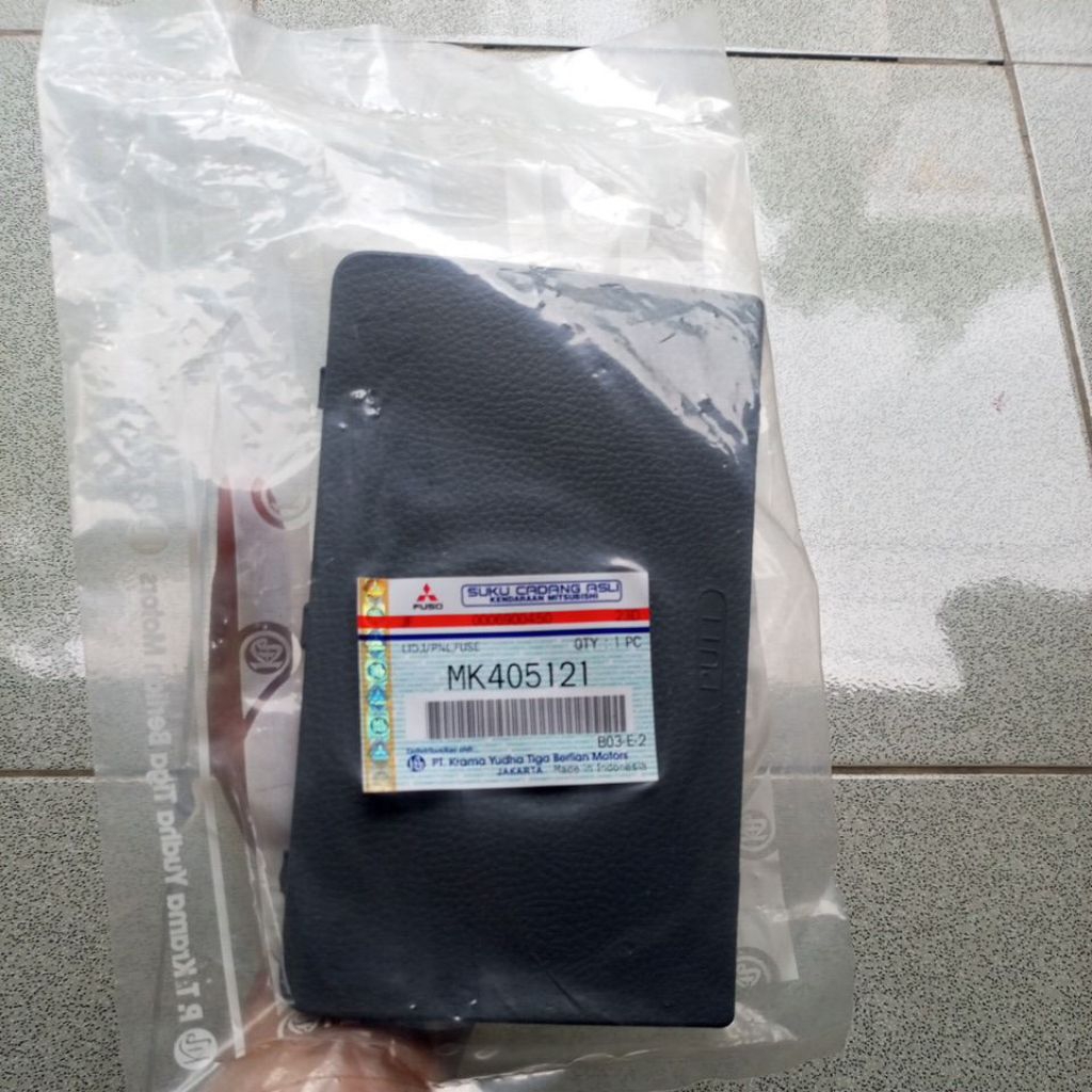 Tutup Sikring dasbor Canter Original