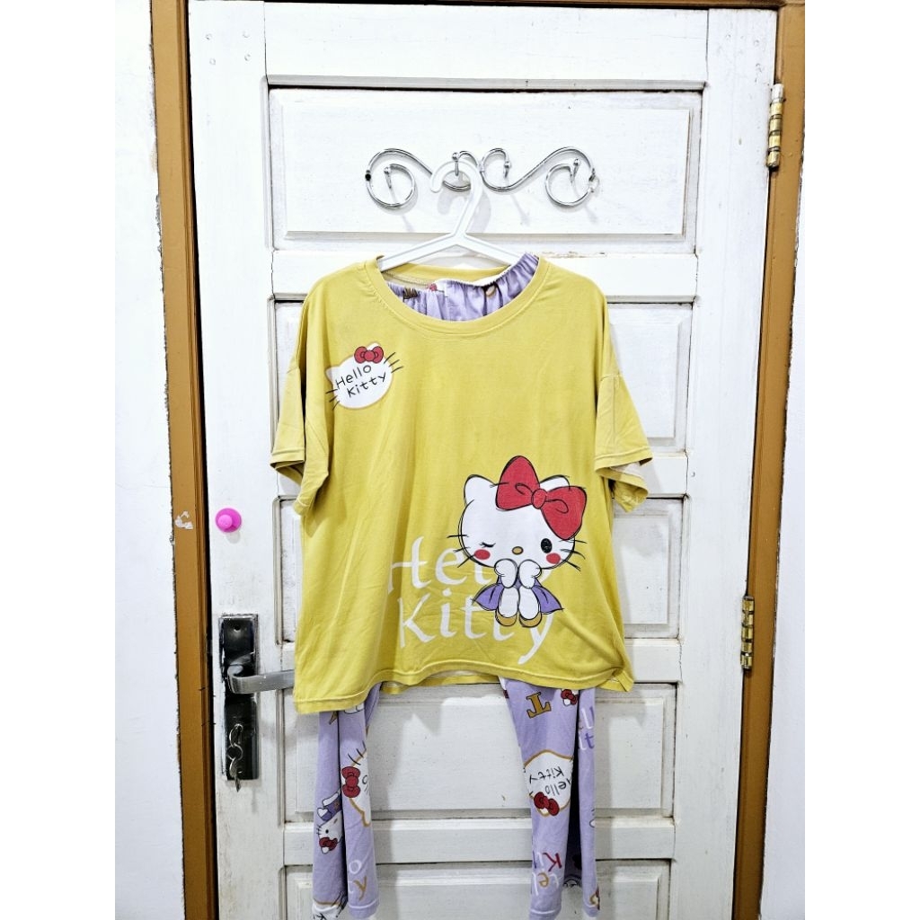 PRELOVED BAJU HELLO KITTY / BAJU TIDUR / BAJU NYANTAI / BAJU REMAJA / BAJU DINGIN / BAJU TIDUR / KAO