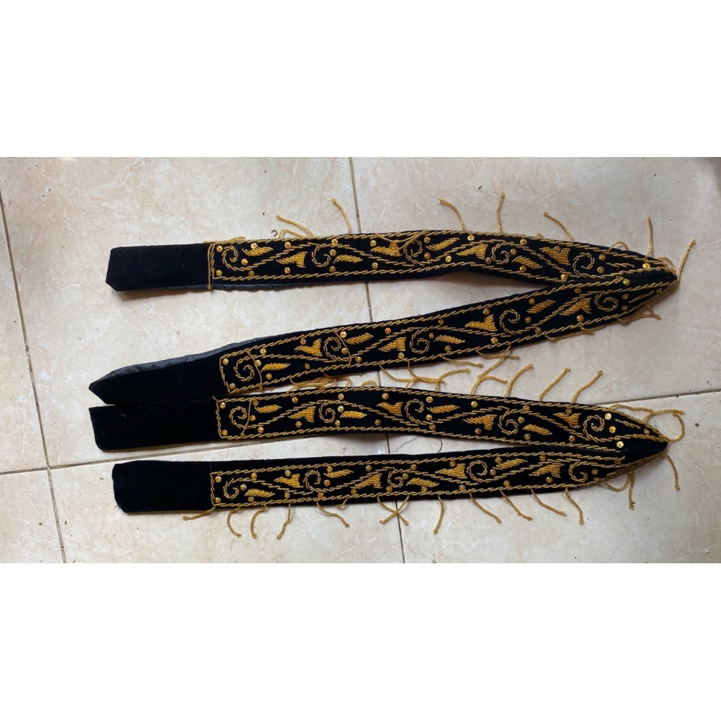 SREMPANG AKSESORIS TARI ATAU TEMPAT ENDONG