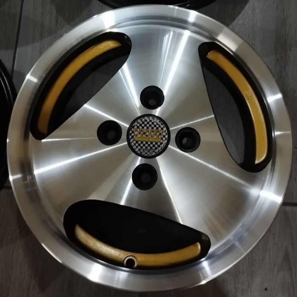 Velg R13 PCD 4 X 100 - ex Karimun (BERGARANSI)