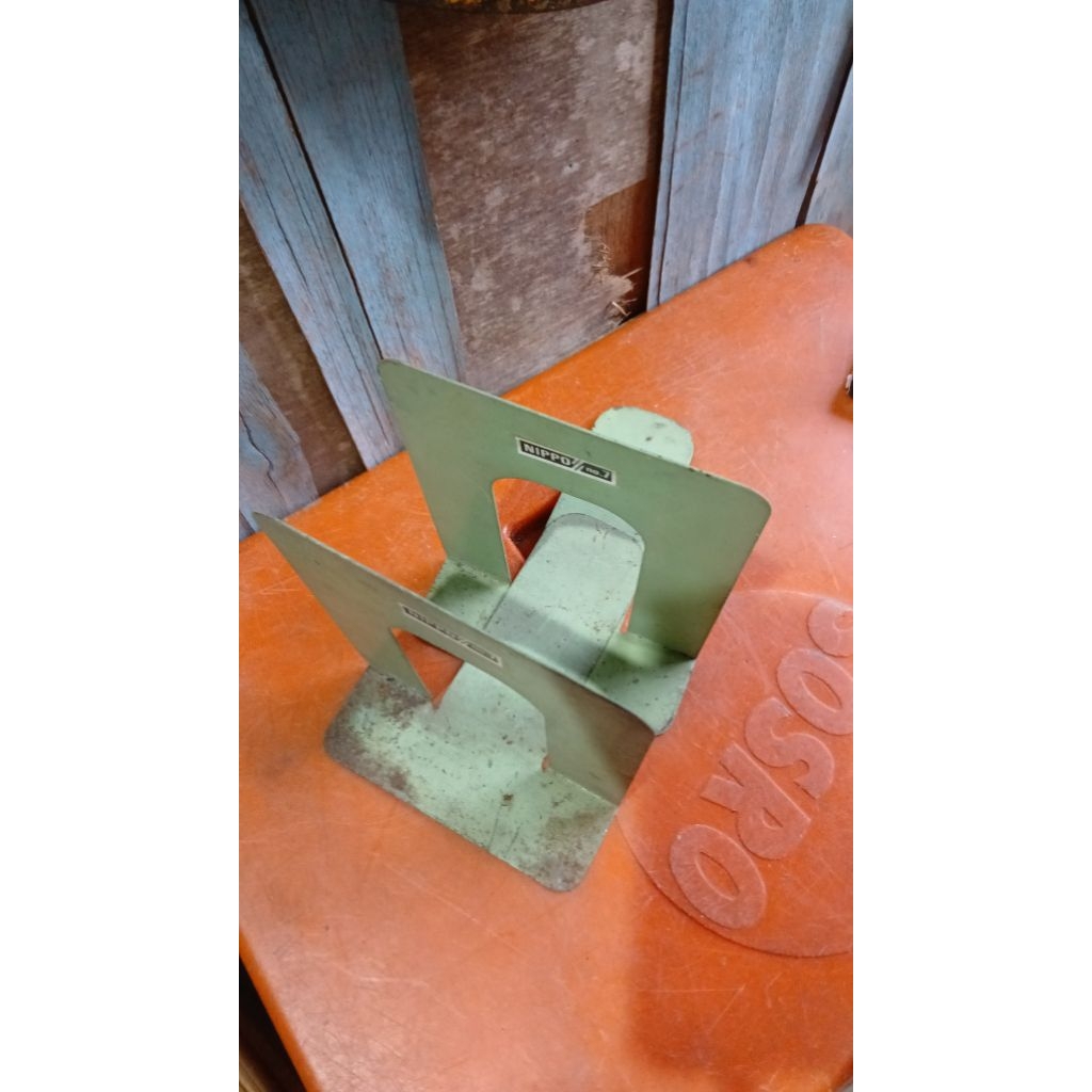 Rak buku 75rb jadul antik kuno vintage display