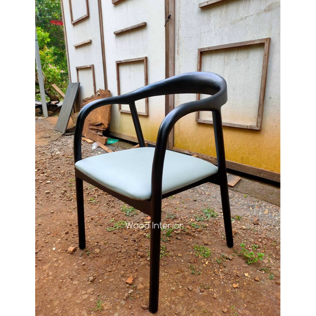 Kursi Selly Lengkung Cat Duco | Kursi Cafe Modern | Kursi Makan Minimalis Kayu Jati