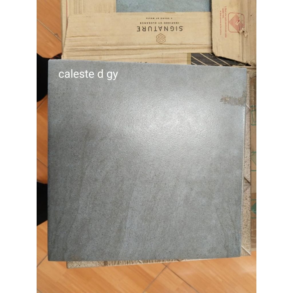keramik kasar 30x30 celeste grey