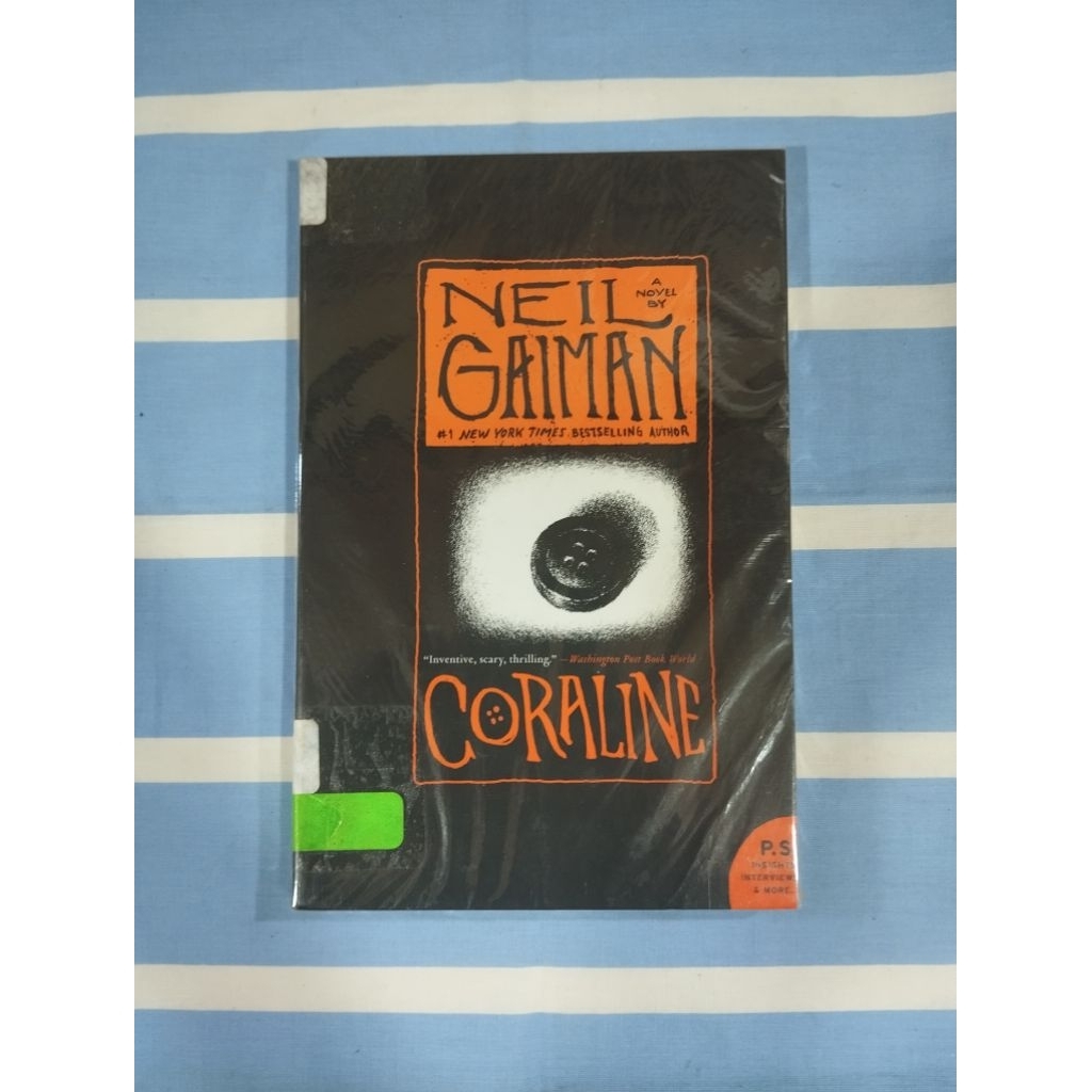 Novel Coraline by Neil Gaiman