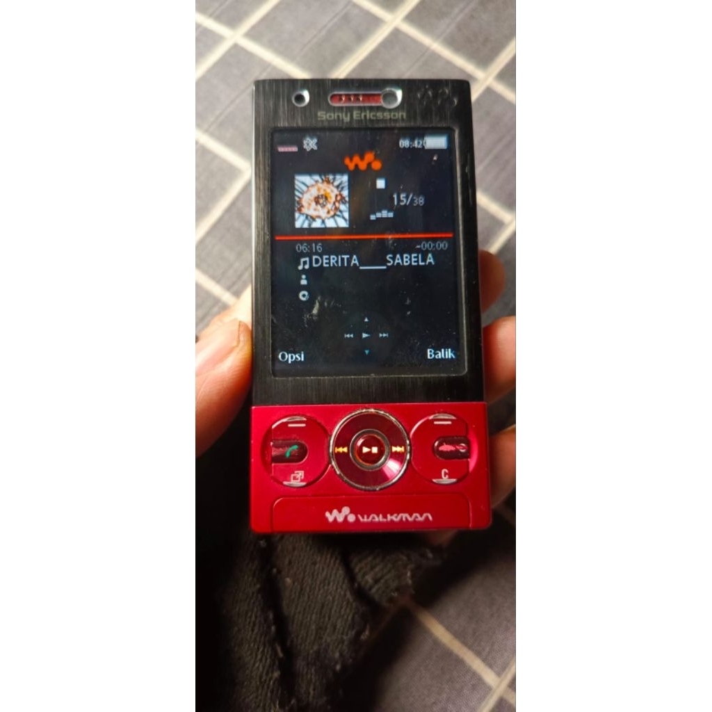 Sony Ericsson w 705 musik bass