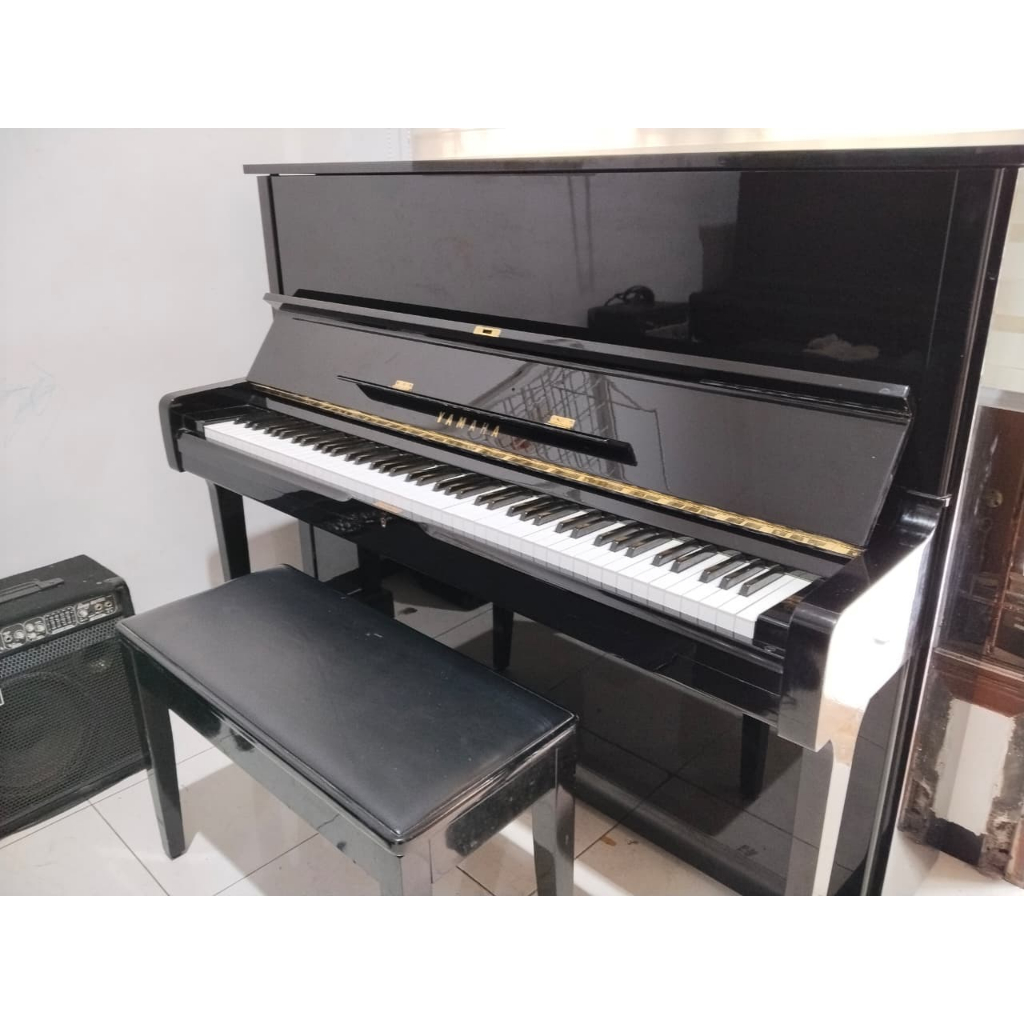 PIANO YAMAHA U1M