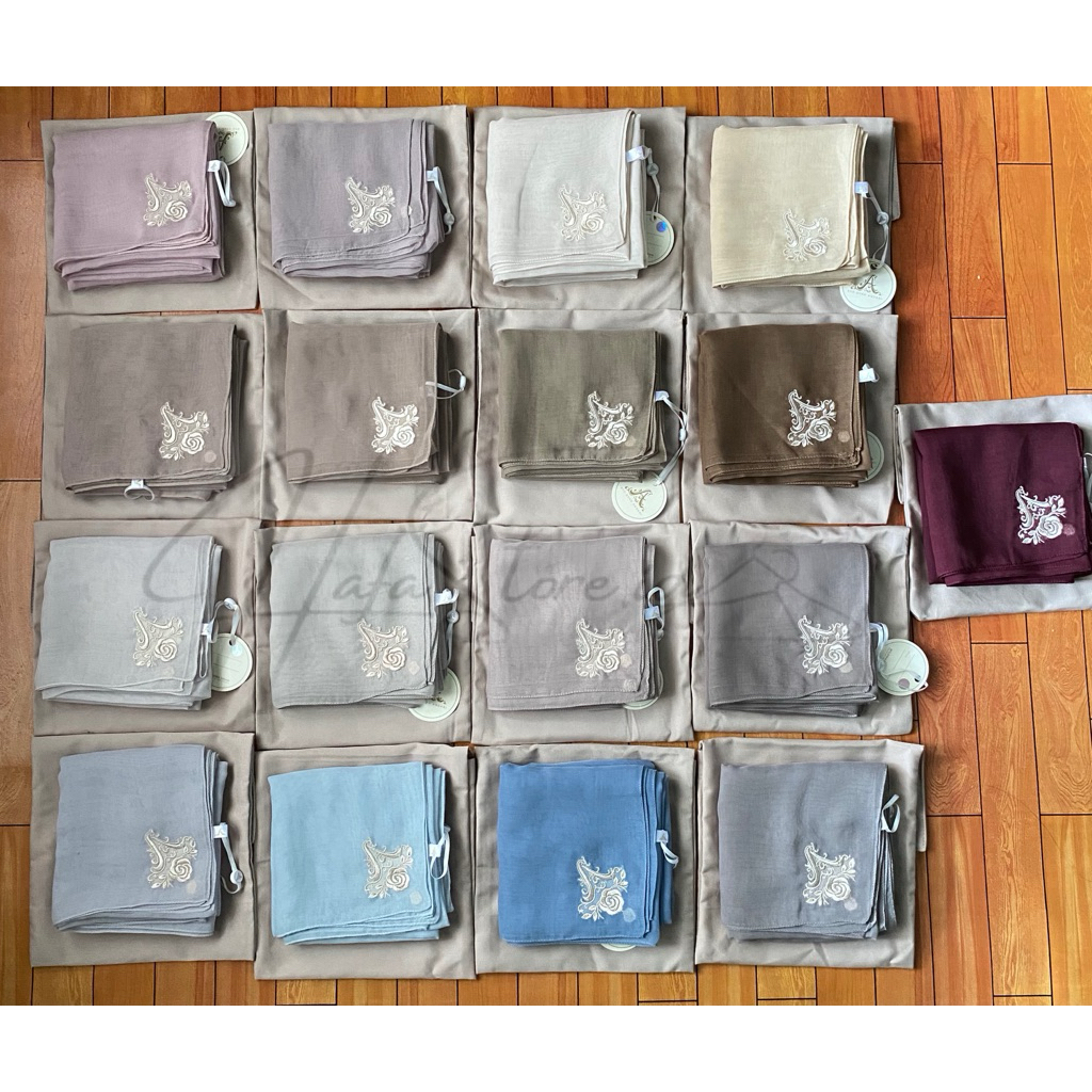 [READY STOCK] Ayu Dyah Andari Roselle Signature Exclusive Plain Scarf (Original) Seri Terbaru