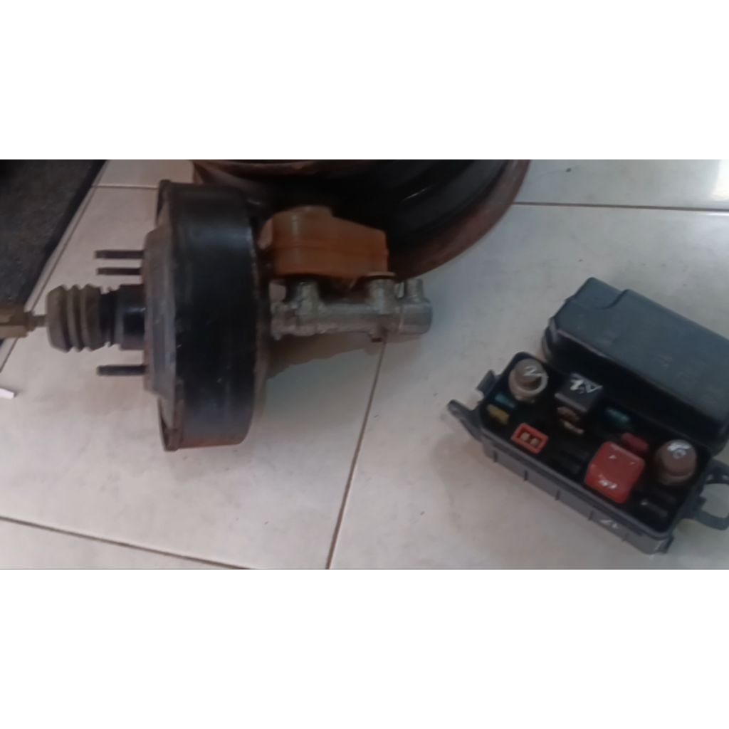 Paket Booster Rem dan Box sekring Corolla Twincam