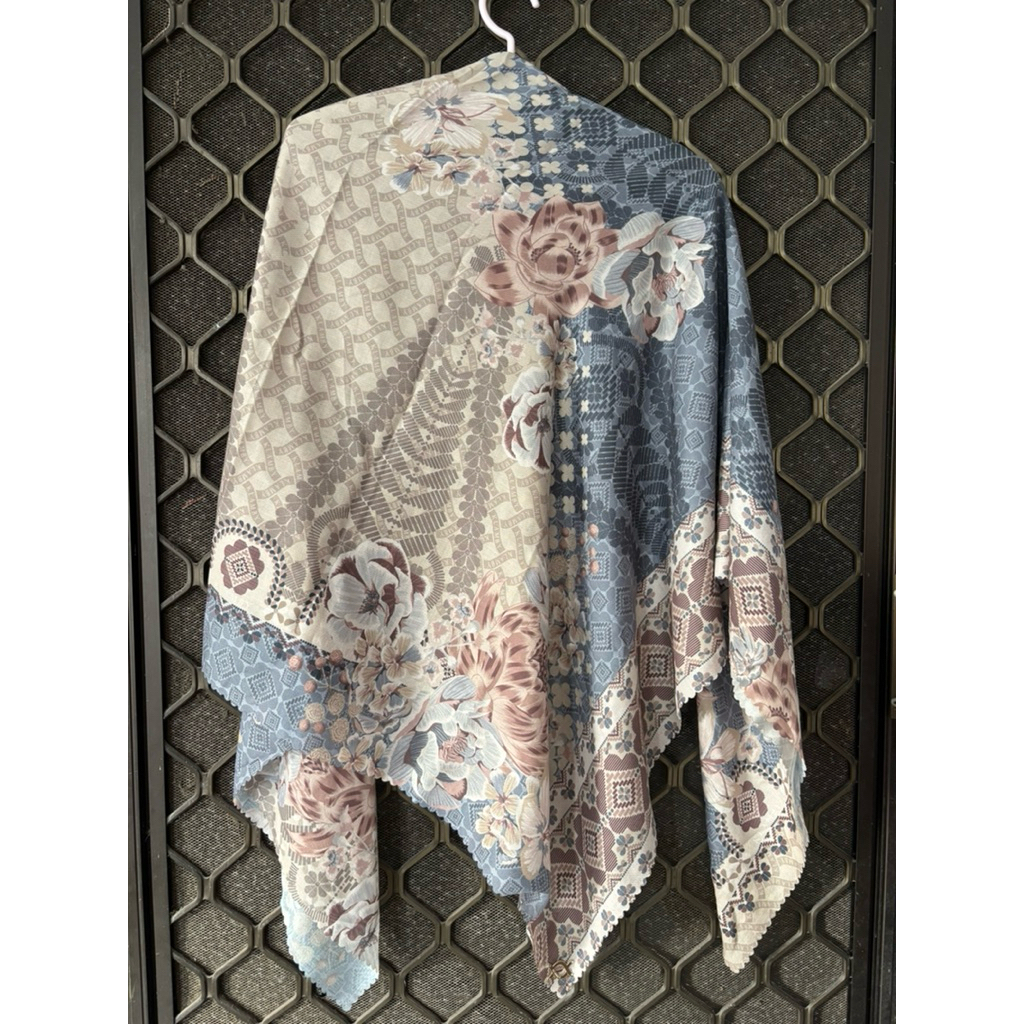 preloved jilbab / wearing klamby / lebaran/muslim/wanita hijab / jilbab segi empat / scarf