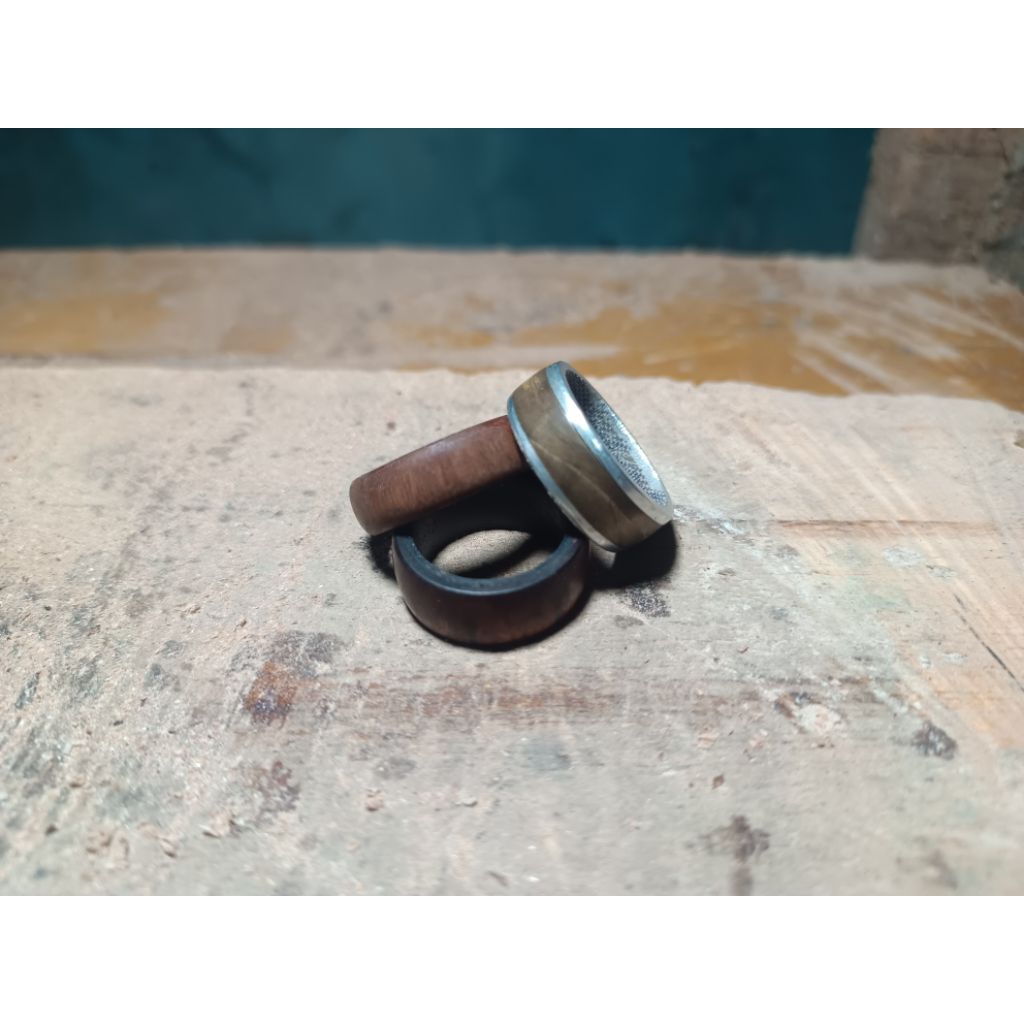 CINCIN KAYU BERTUAH