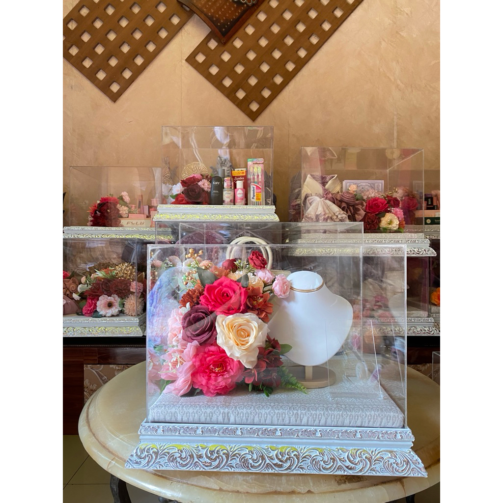 KOTAK AKRILIK SESERAHAN