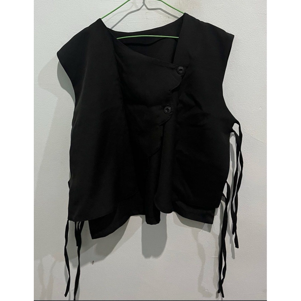 [PRELOVED] Vest Hitam