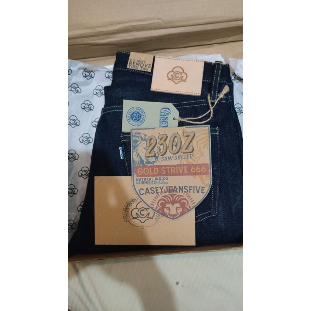caseyjeansfive gold strive 666 23oz selvedge denim deep indigo