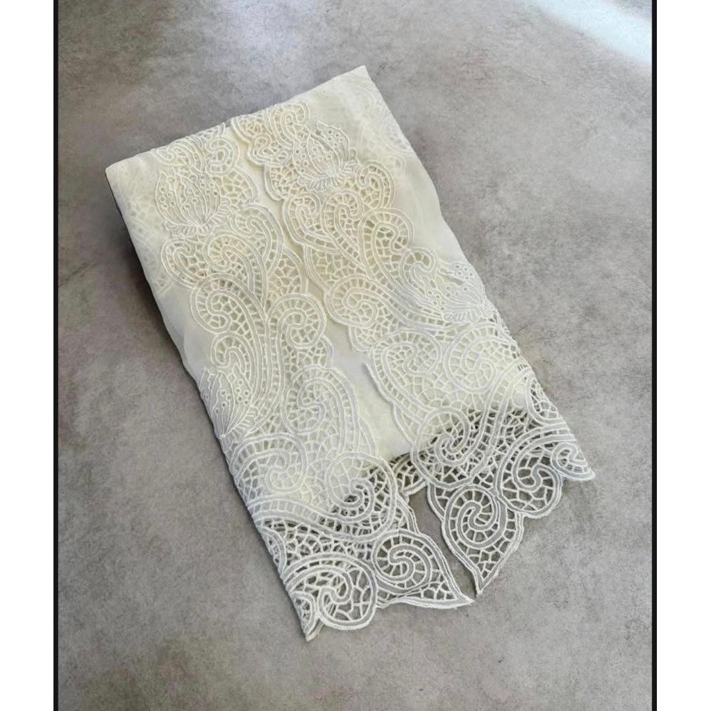 Kain Kebaya Bordir kerawang spesial putih dan putih tulang atasan tradisioanan wanita bali