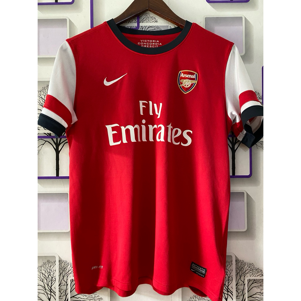 Jersey arsenal size XL boys
