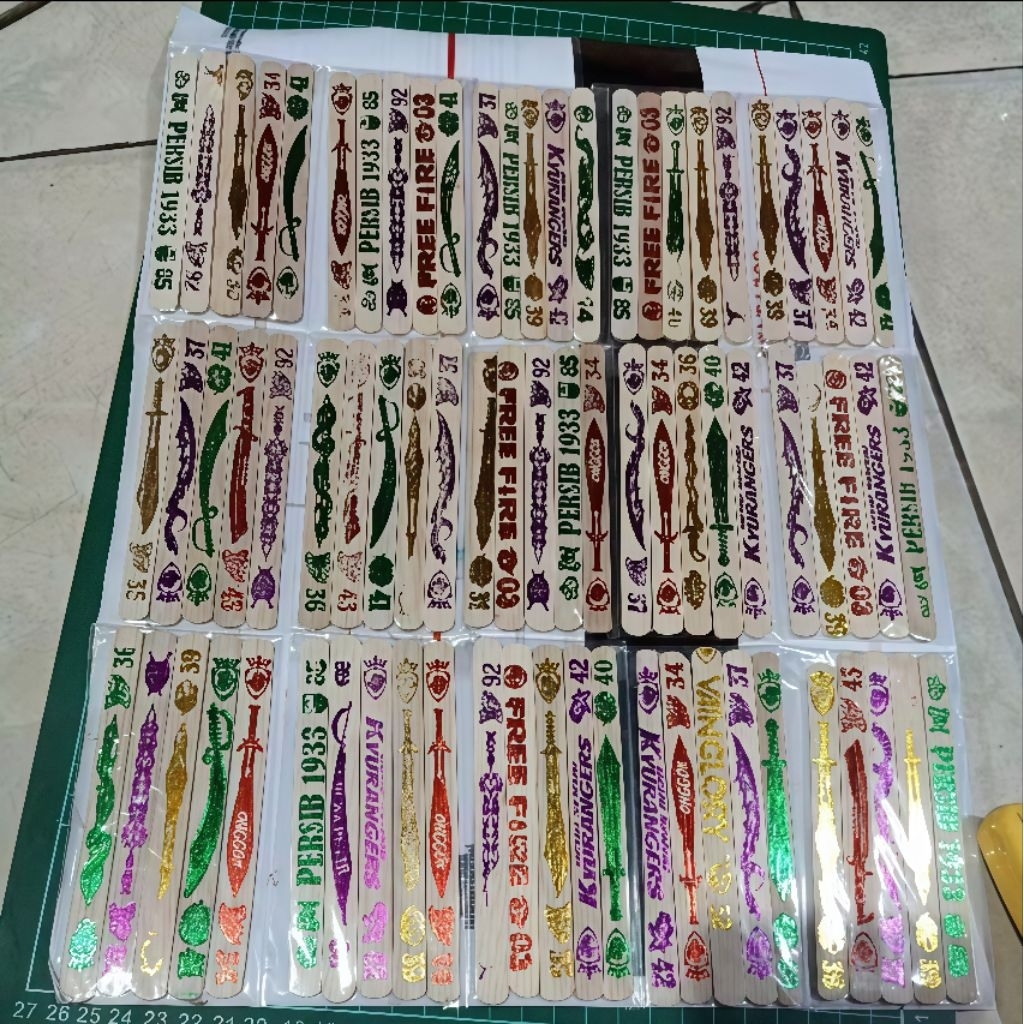 1 Lembar Stick Tinta Emas (15x5 pcs) Lembaran Mainan Stik Keren Anak Anak