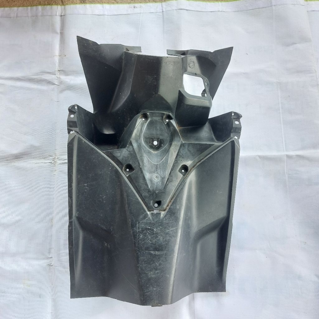 LEKSIL INNER LOWER BODY HONDA VARIO  NEW 150 K59 ORIGINAL