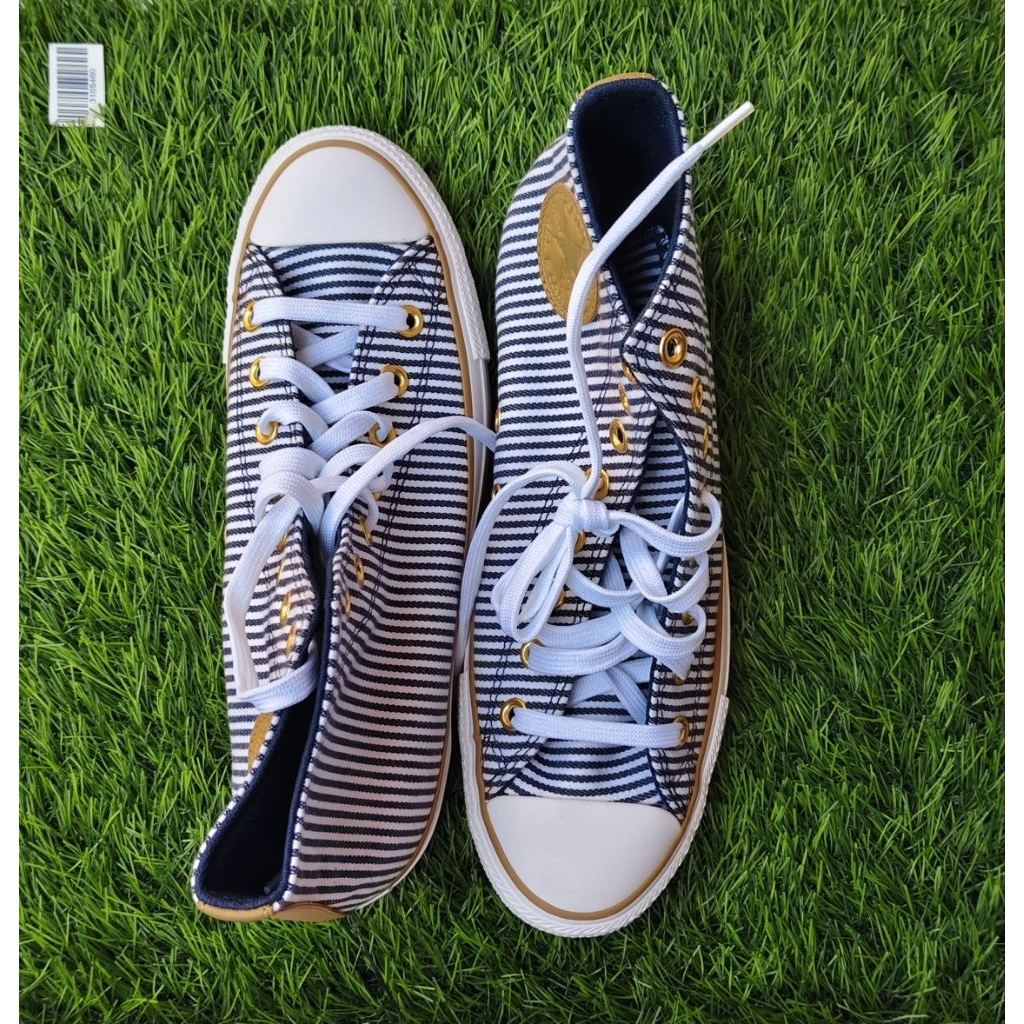 Sepatu Converse BNIB