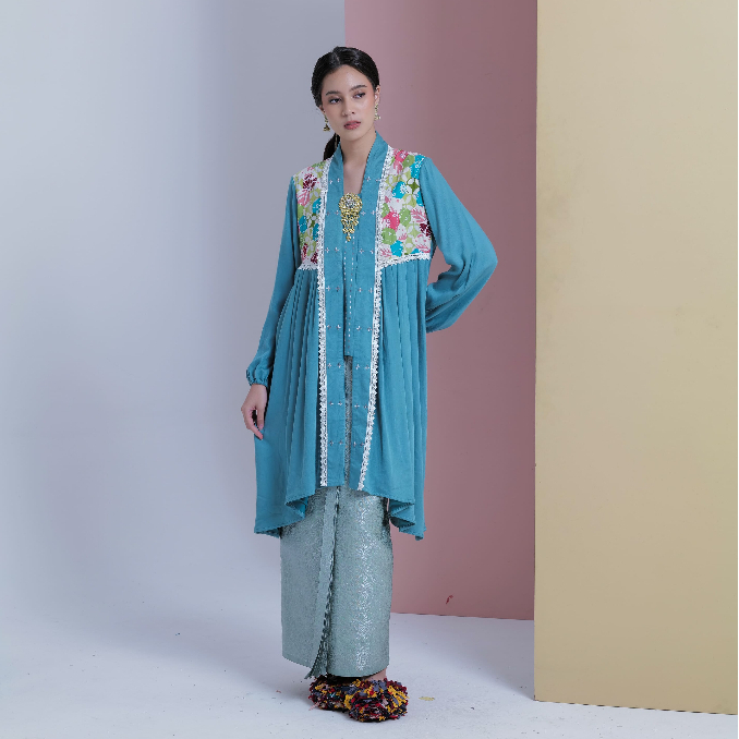 Adrie Basuki - Lembayung Patcwork Batik kebaya