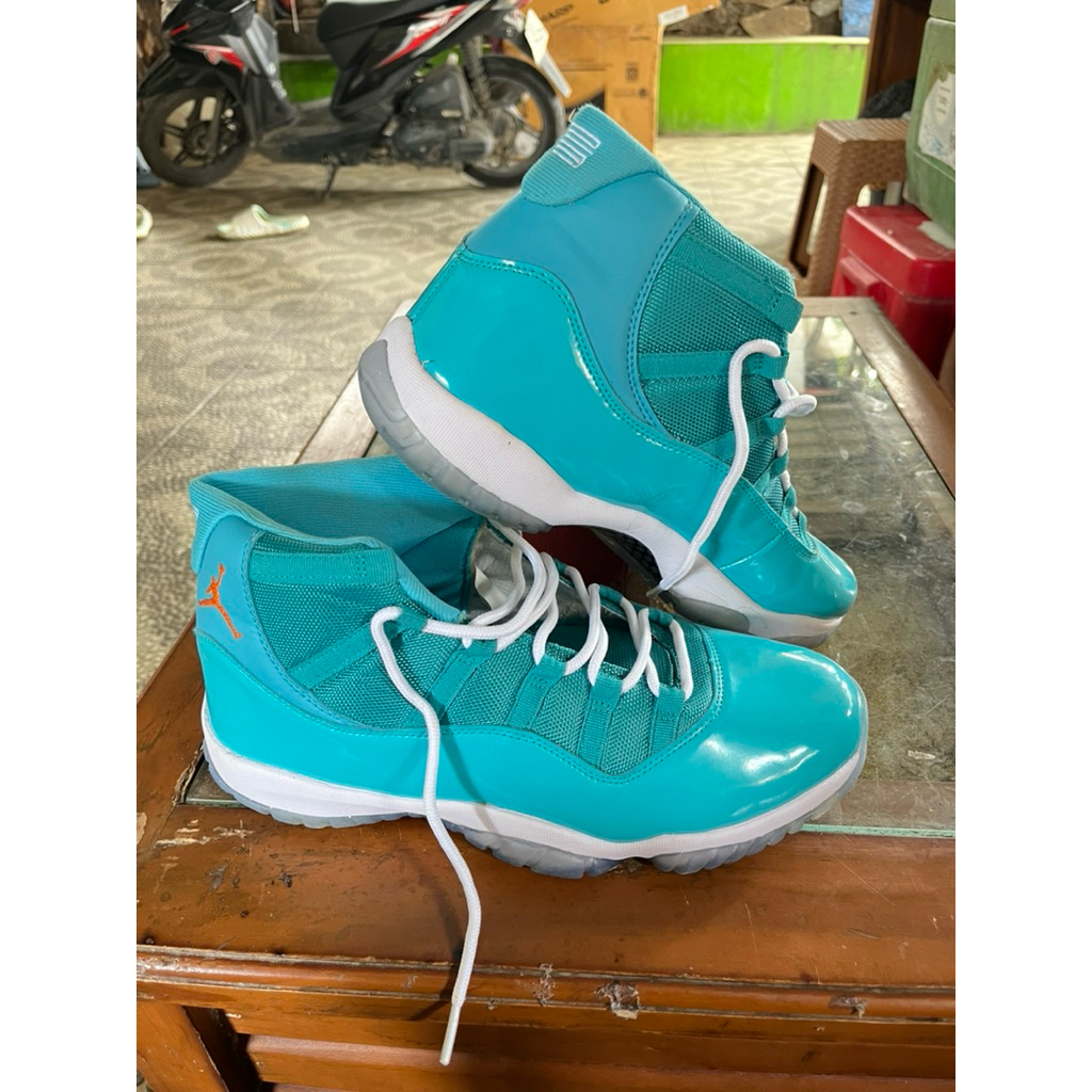 Sepatu jordan + Bola basket
