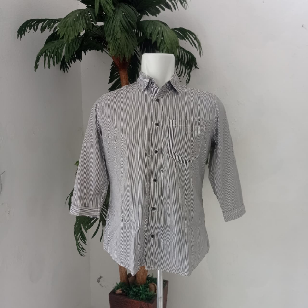 Kemeja Unisex Pria Wanita Tangan 1/2 Motif Garis-garis Vertikal