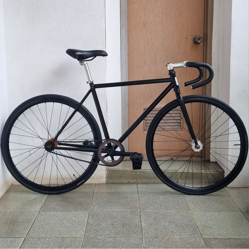 fullbike fixie airwalk pista. size 51. doltrap. second