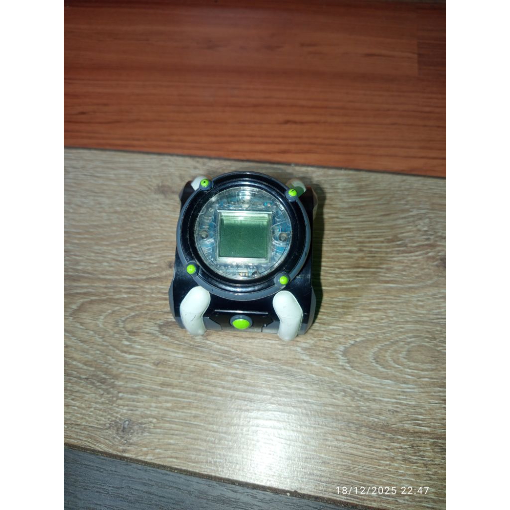 Ben 10 Deluxe Omnitrix dari CN Bandai 2007. 