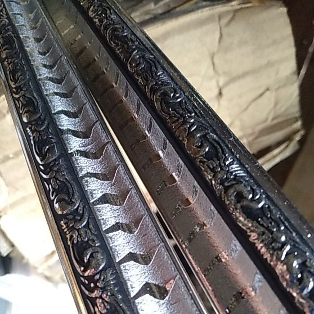 figura batangan 3cm SILVER HITAM / lis plavon / figura 3d / batangan pigura ukir