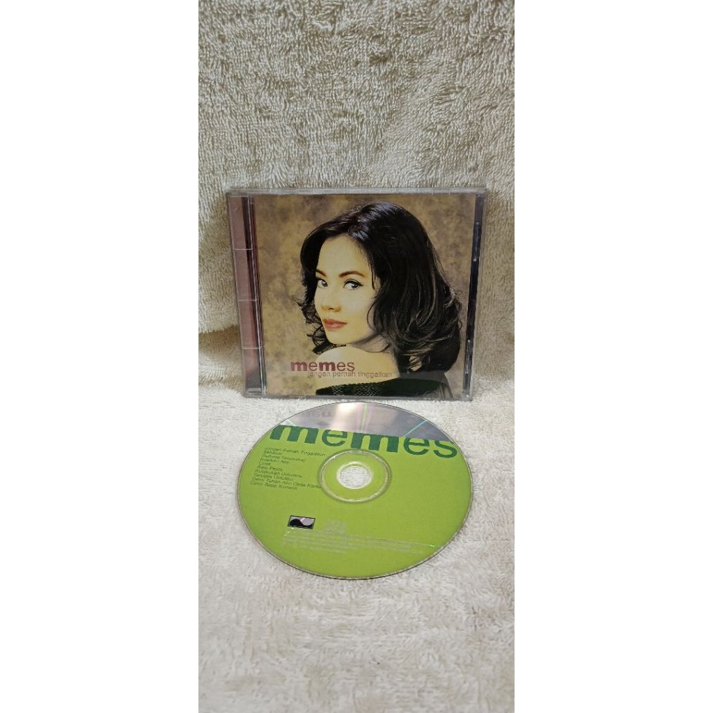 MEMES JANGAN PERNAH TINGGALKAN KASET CD