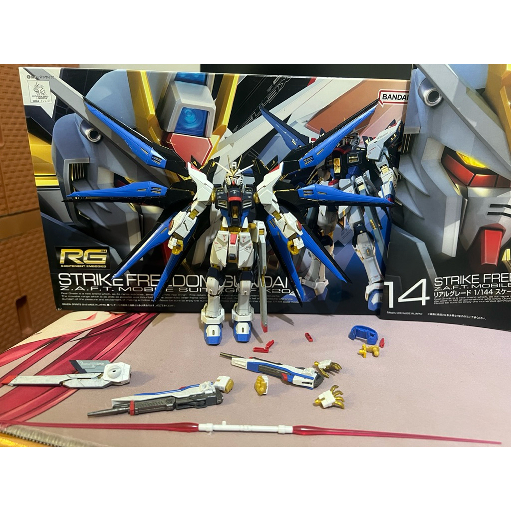 GUNDAM RG 1/144 Strike Freedom Gundam sudah rakit BANDAI